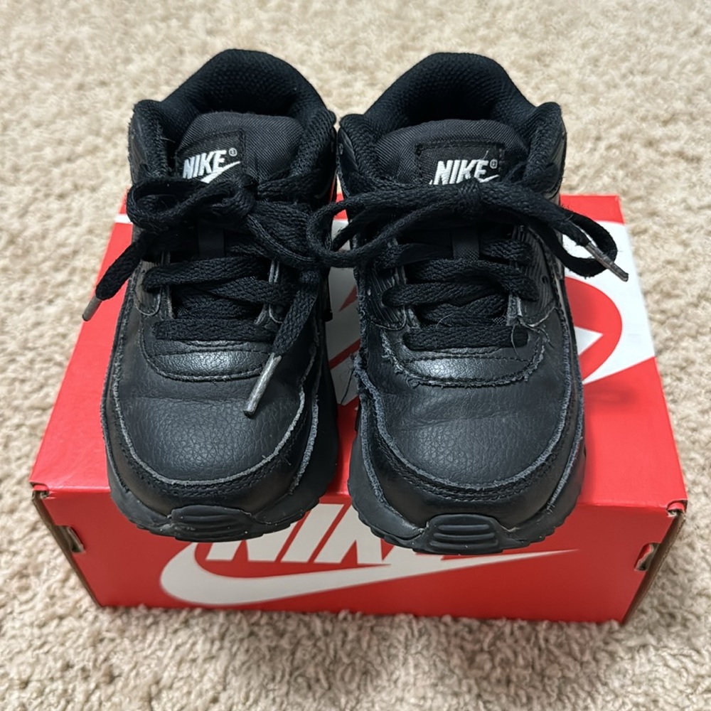 Nike air max 90 sneakers, black🖤, toddler walker size 9c - Picture 2 of 6
